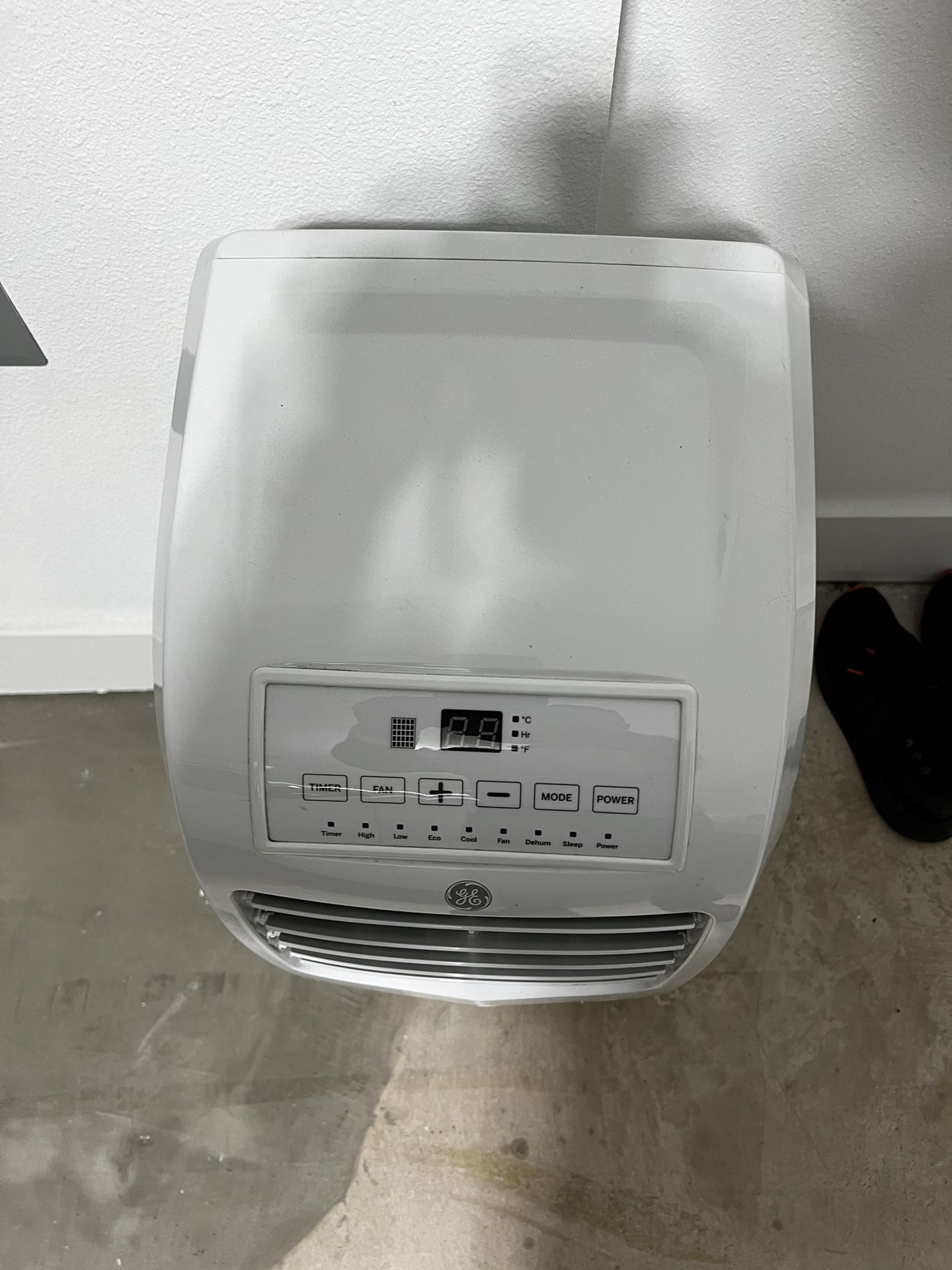 6,000 BTU Portable Air Conditioner with Dehumidifier
