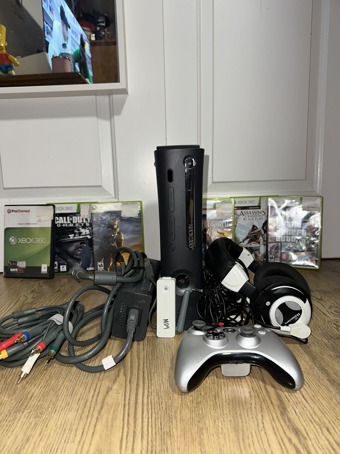 Black Xbox 360 Elite 120 Gb HDD With Controller, Games And Microphone And More Games In The Console
