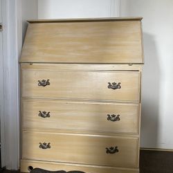 Dresser/desk 