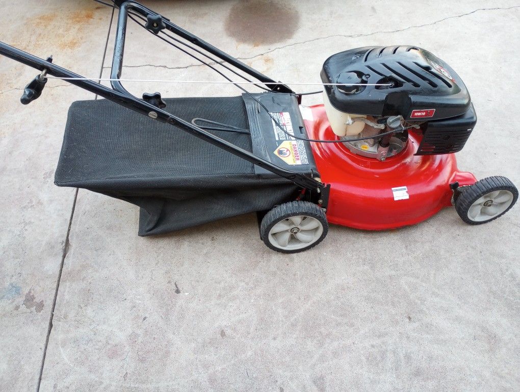 Máquina Para Cortar Zacate En Buenas Condiciones