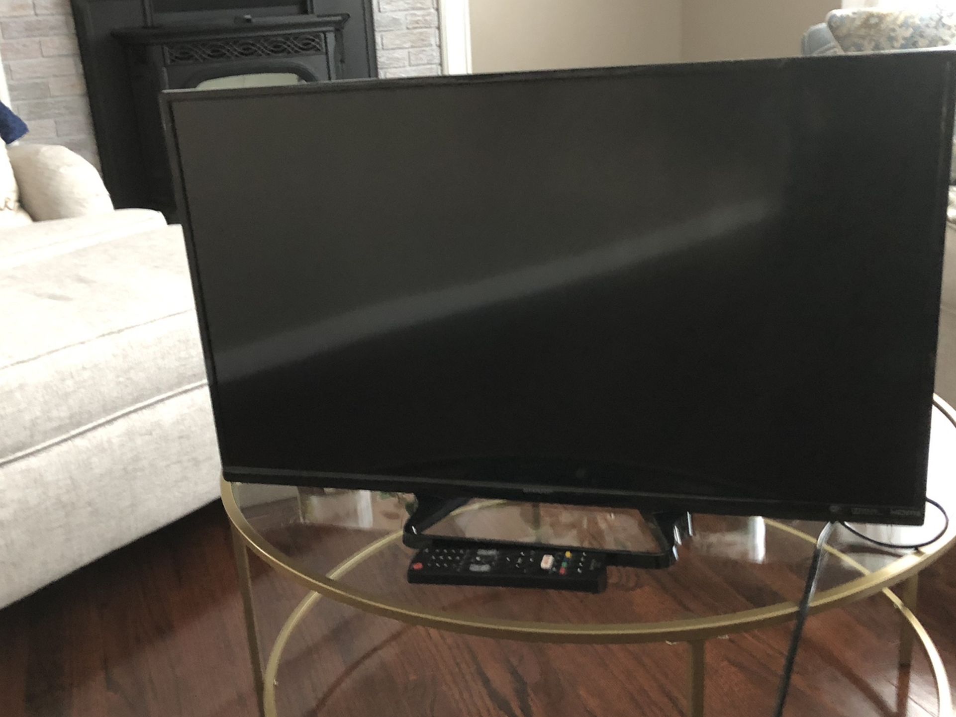 34” Smart Tv (Sharp)