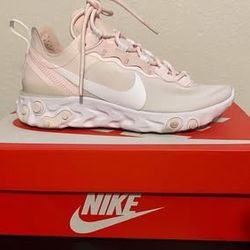 Nike react element 55 pale pink women’s size 6