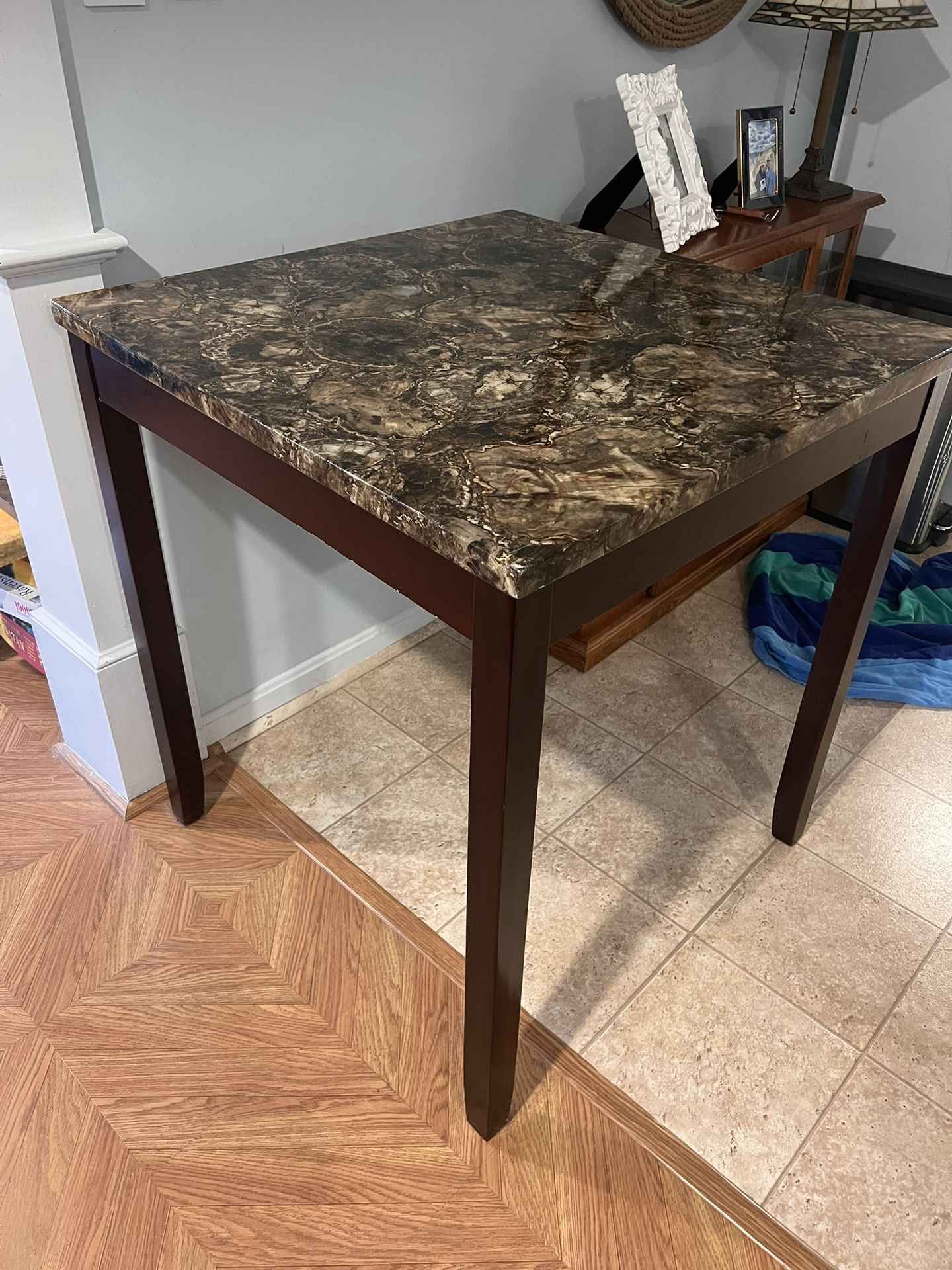 Hightop Table