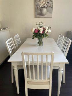 Table with 6 chairs