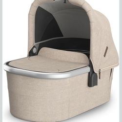 UPPAbaby Bassinet V2- Compatible with Vista, Cruz, Ridge Strollers - Overnight Sleep Solution - Mattress, Sheet and Bug Shield Included. 