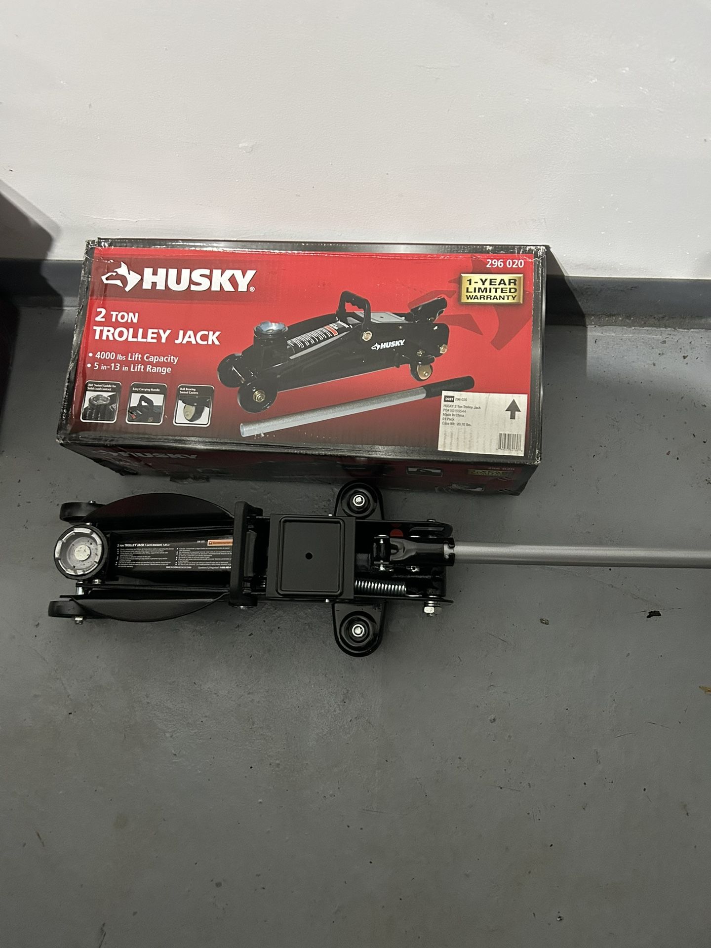 LIKE NEW - Husky 2 Ton Floor Jack