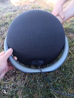 Black Harmon/Kardon bt speaker