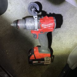 Milwaukee Hammer Drill With 5.0Ah Battery And Fast Charger