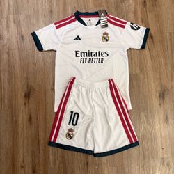 Real Madrid  Kids Kit Jersey & Shorts #10 Mbappe