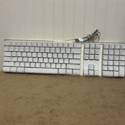 Apple Mac A1048 White Wired Full Size Keyboard English w/ 2 USB Port Hub