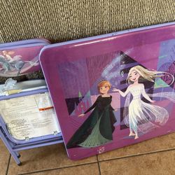 Mesa De Frozen Y 2 Sillas 