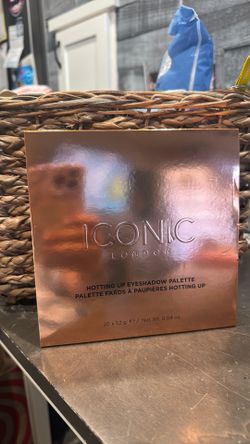 Iconic London Hotting Up Eyeshadow Palette