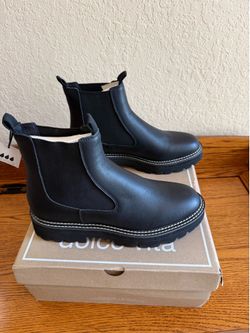 Dolce Vita Moana H2O Black Leather Pull On Rounded Toe Lugged Sole Ankle Boots