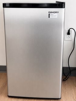 Euhomy mini fridge