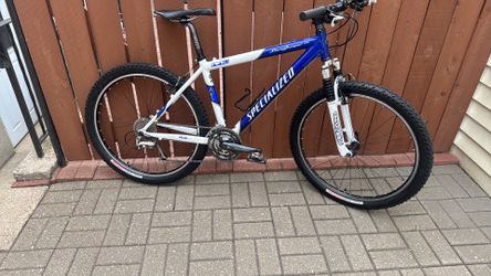 Specialized stump jumper comp mountain bike