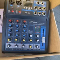 Studio Mixer + Audio Mixing Console