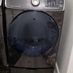 Samsung Electric Dryer Includes Pedestal 