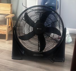 Utilitech Black Floor Fan
