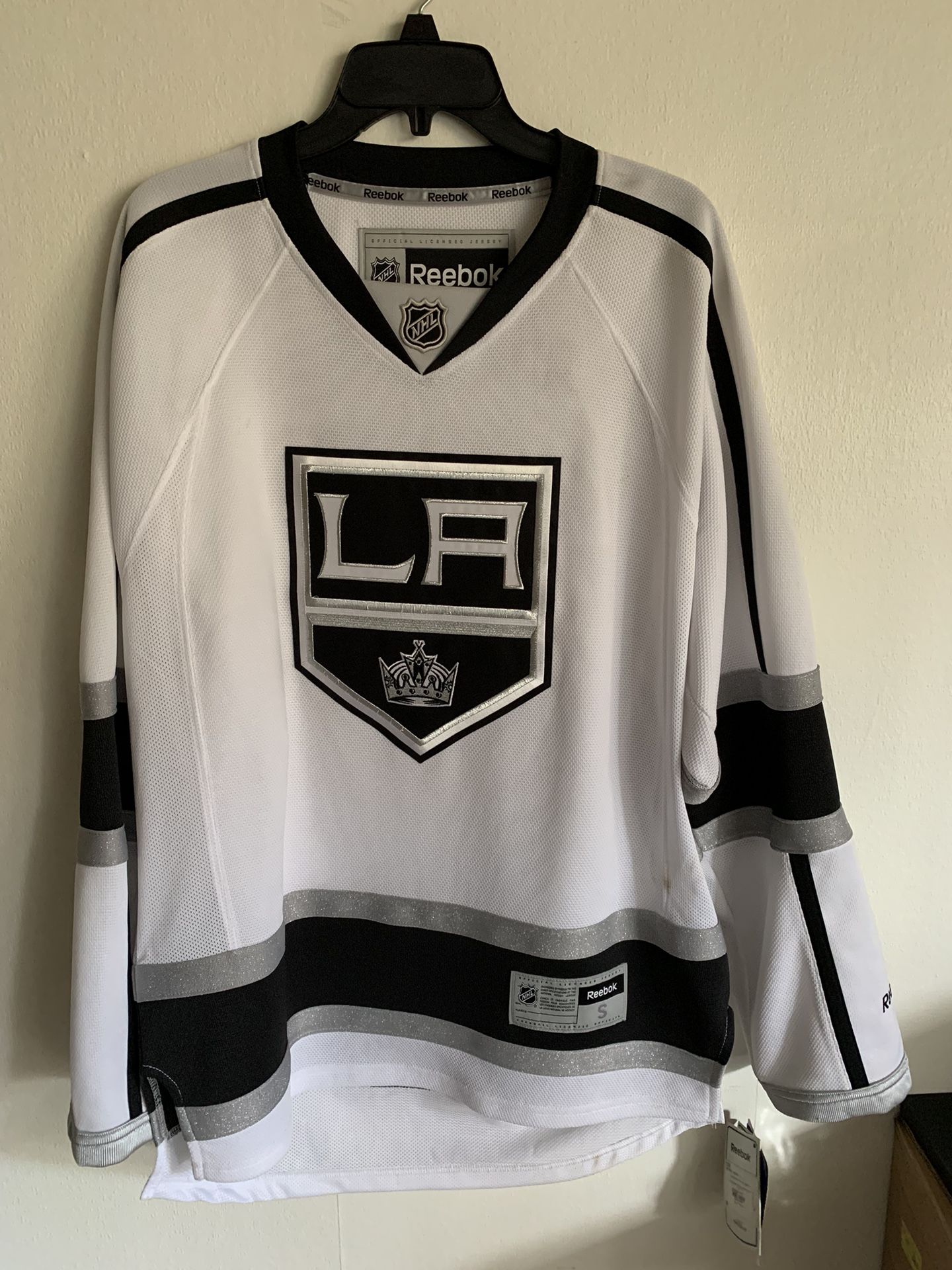 Reebok NHL LA Kings Doughty Player Jersey 