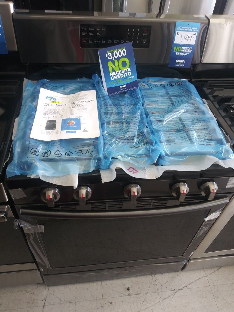 New stove black stainless steel