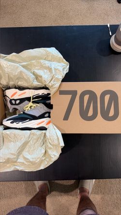 Adidas Yeezy Boost 700 Wave Runner Sneakers Size 10