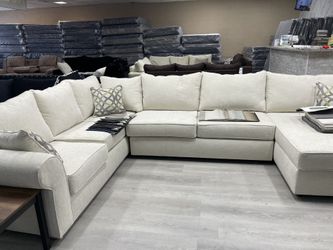 U-SHAPED SECTIONAL 