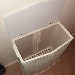 VINTAGE CREAM WHITE RETRO MID CENTURY  LAUNDRY BASKET CLOTHES BIN STORAGE HAMPER DECOR