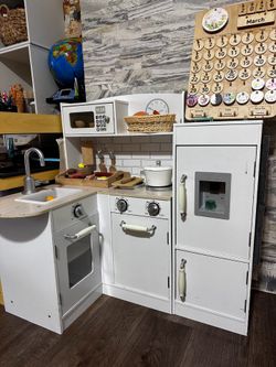 Wooden kids play kitchen with toy food and accessories children babies toddlers