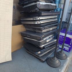 Pile  Of Misc Old Laptops For Parts
