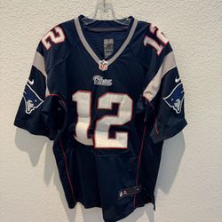 Navy and white Nike Patriots jersey #NFL #Patriots #Brady #TomBrady #Football  Size: On Field 40 MAKE AN OFFER !!!