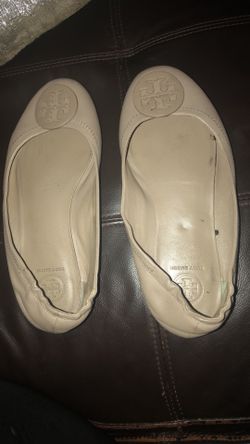 Tory Burch taupe flats
