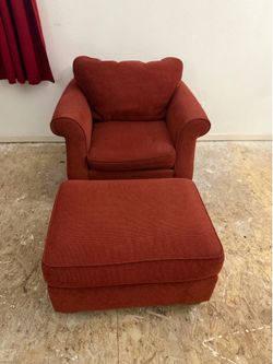 Comfortable Bauhaus USA Armchair & Matching Ottoman – Red