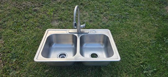 Kitchen Sink With Faucet 33x22x8