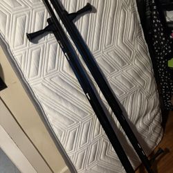2 Twin Size Beds