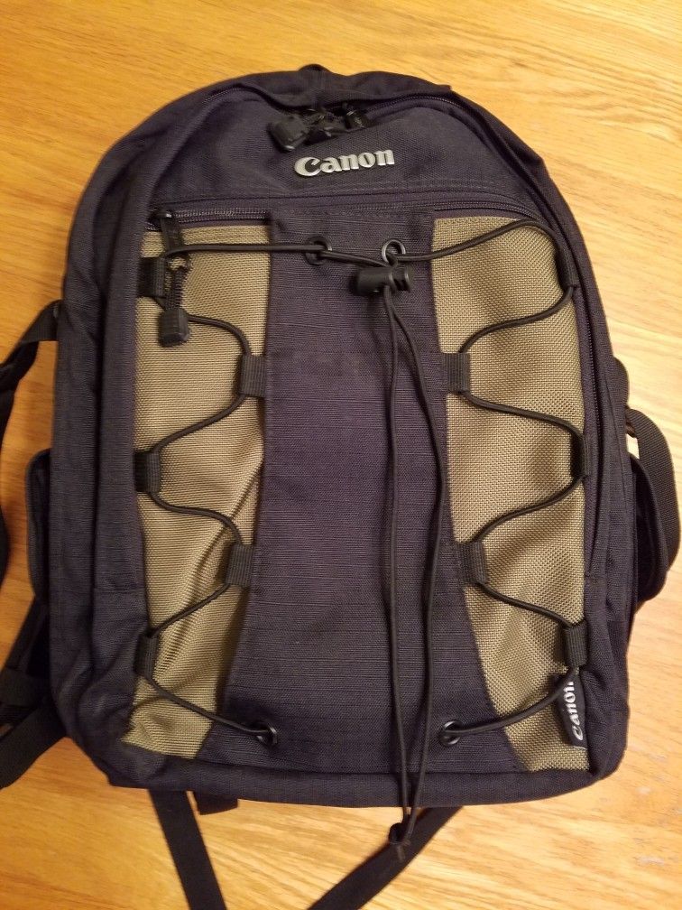 Cannon 200EG Deluxe Camera Backpack