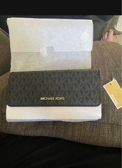 Michael kors wallet