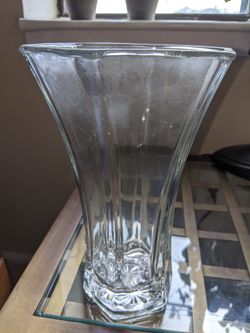 Glass vase