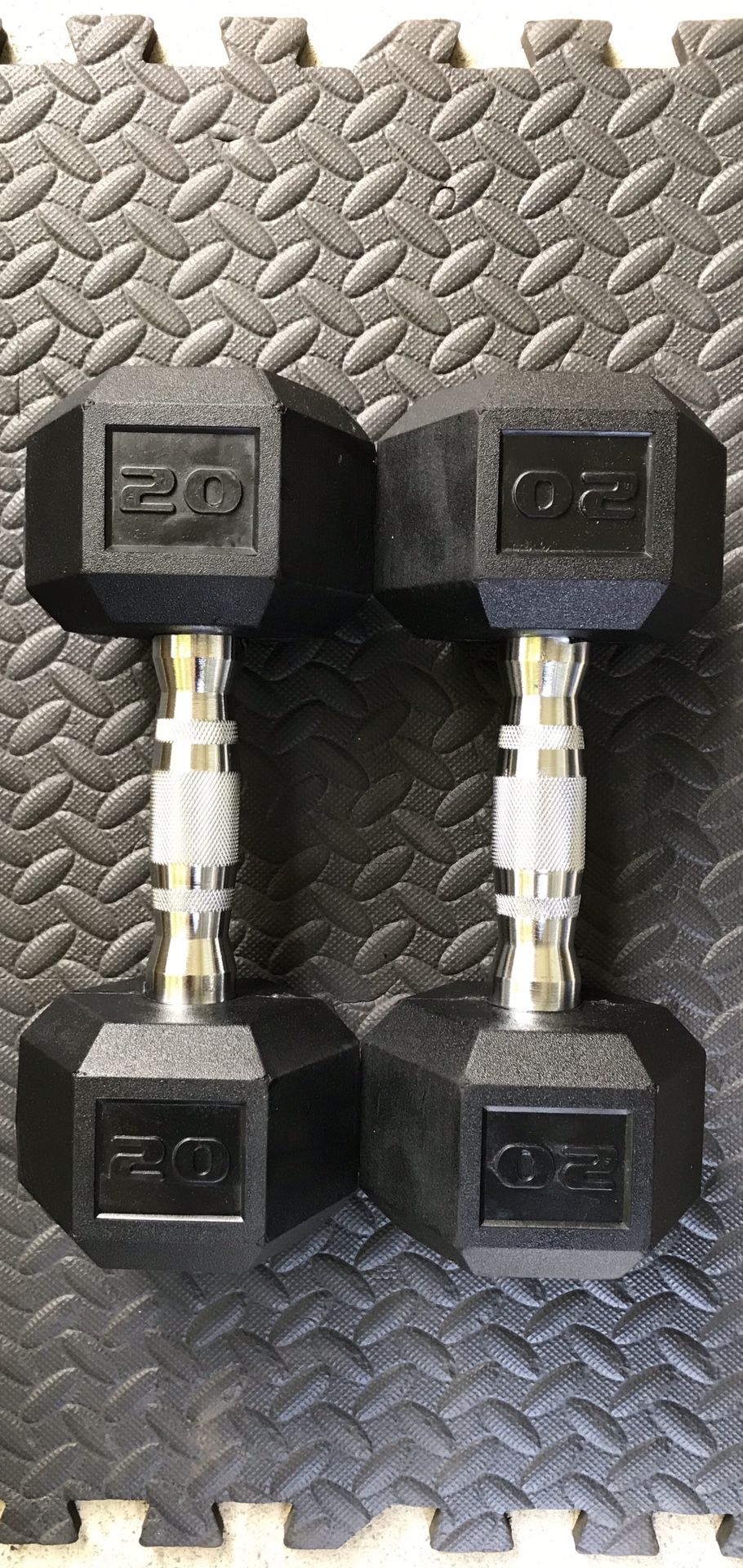 DUMBBELLS WEIGHTS RUBBER 20LBS DUMBELLS 20 POUNDS CURL NEW!!