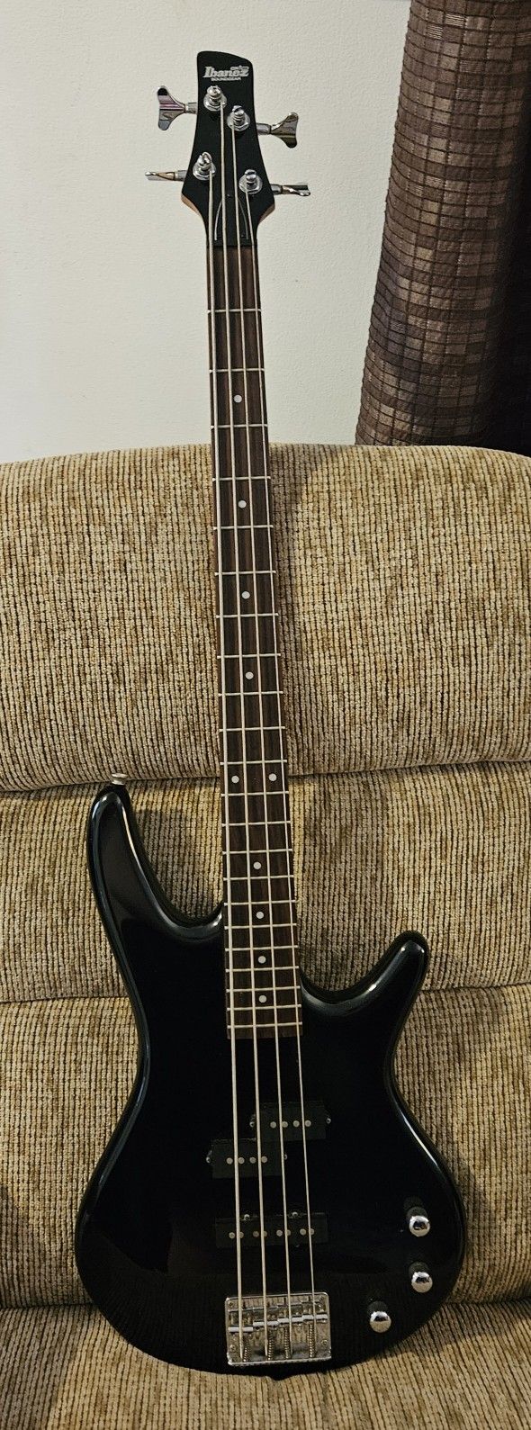 Ibanez GSR 200 Bass Guitar + Softcase! Price FIRM.
