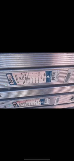 Excellent condition heavy duty 6 feet and more sizes available aluminum ladders 🪜