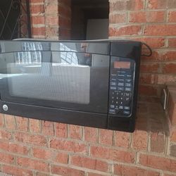 GE Microwave Over The Counter 