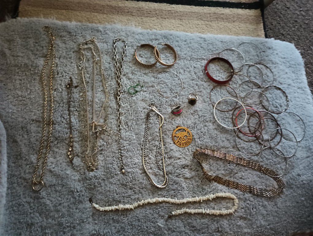 Assorted Jewelry, Necklaces ,Rings, Earrings Good Condition $1.00 Each Or $15.00