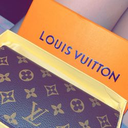 Louis Vuitton Wallet 