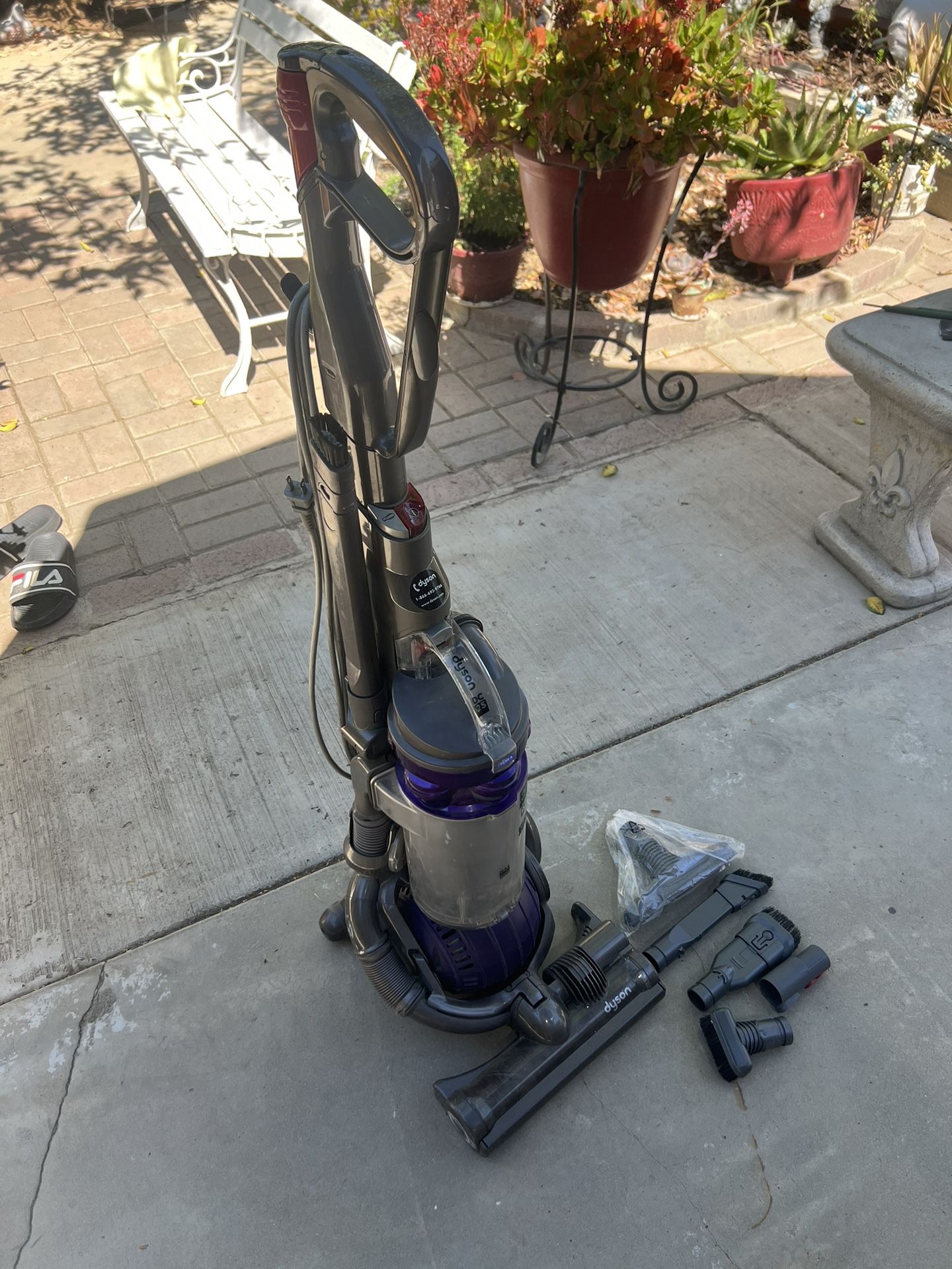 Dyson DC25 Animal Bag less Vacuum