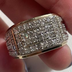 10k Gold Diamond Ring 