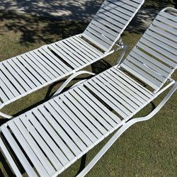 Hampton Chaise Longe Chair x2