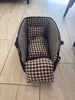 Pet Carrier Bag with Cushioned Interior