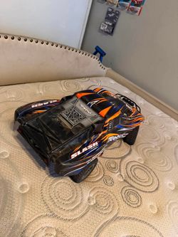 Traxxas slash 4x4 3s