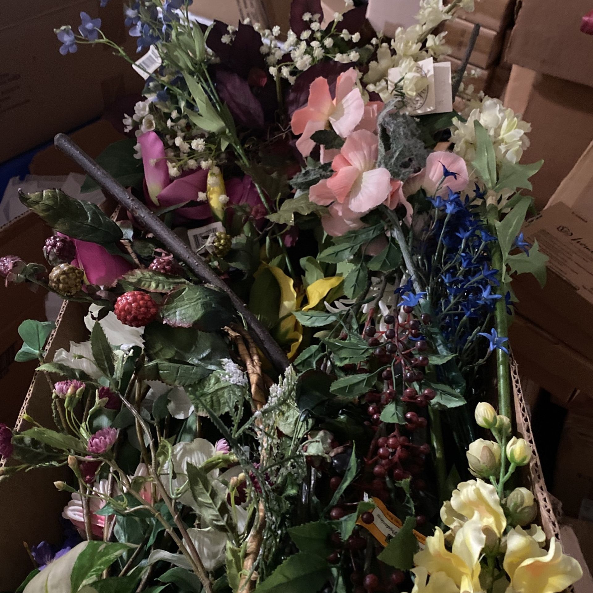 Wreath/Crafting Floral And Greenery 