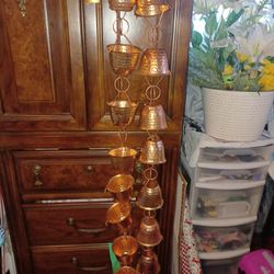 Collar de  vacitos En forma De Campana  de Laton